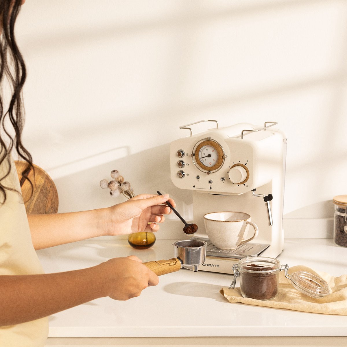 Create - Thera Matt Retro Express Coffee Maker / Beige / 1100 W
