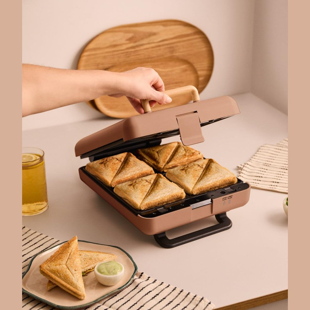 CREATE/STONE STUDIO/Sandwich-Grill and Waffle Maker Quadruple Mocha / 3 Interchangeable Plates: Grill, Waffle and Sandwich, 4 Slices, 1600 W