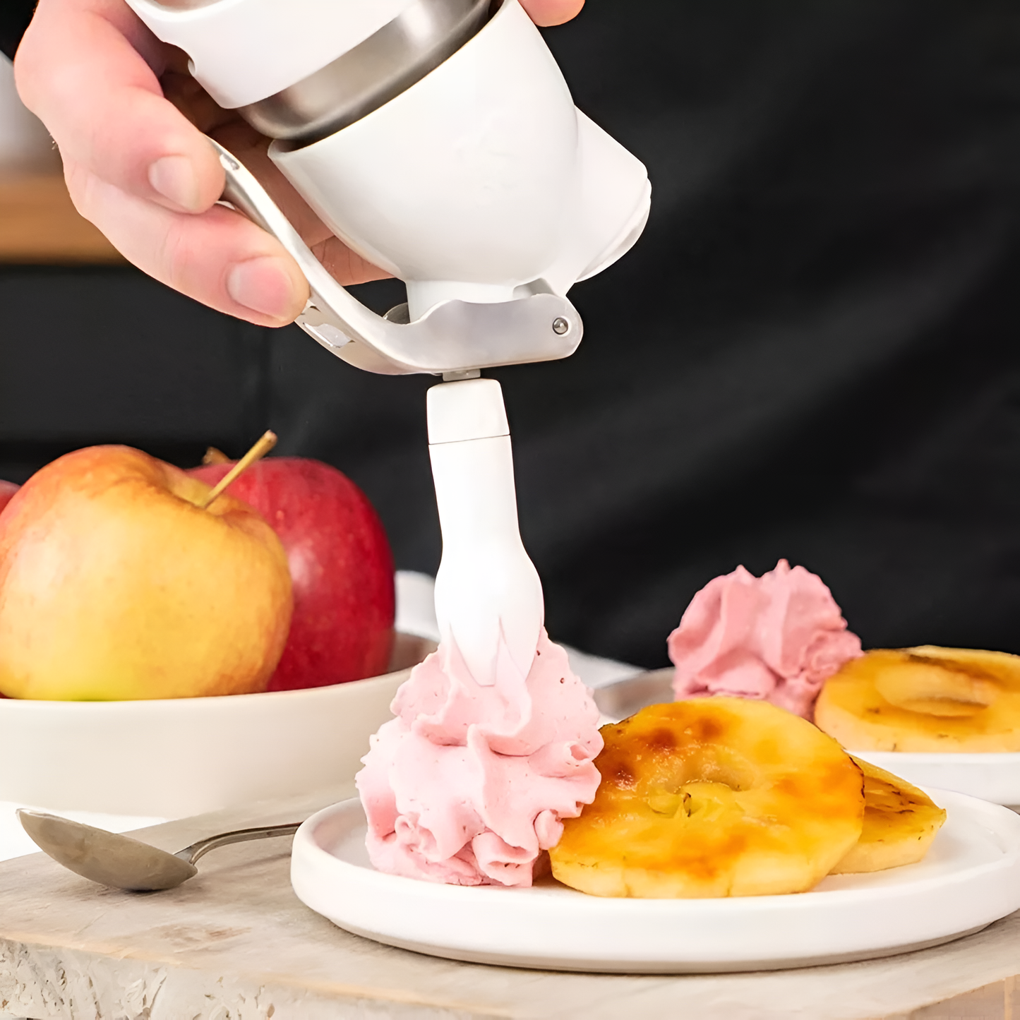 iSi - Cream Dispenser Cream Maker Dessert Whip Plus Mini 250 ml in white
