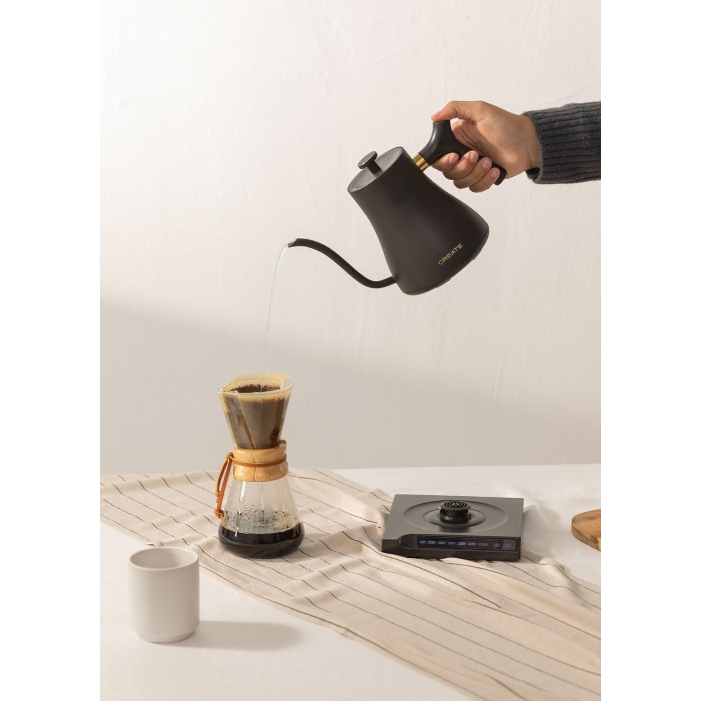 Create - Hattori Swan Electric Water Kettle 0.5 L Black