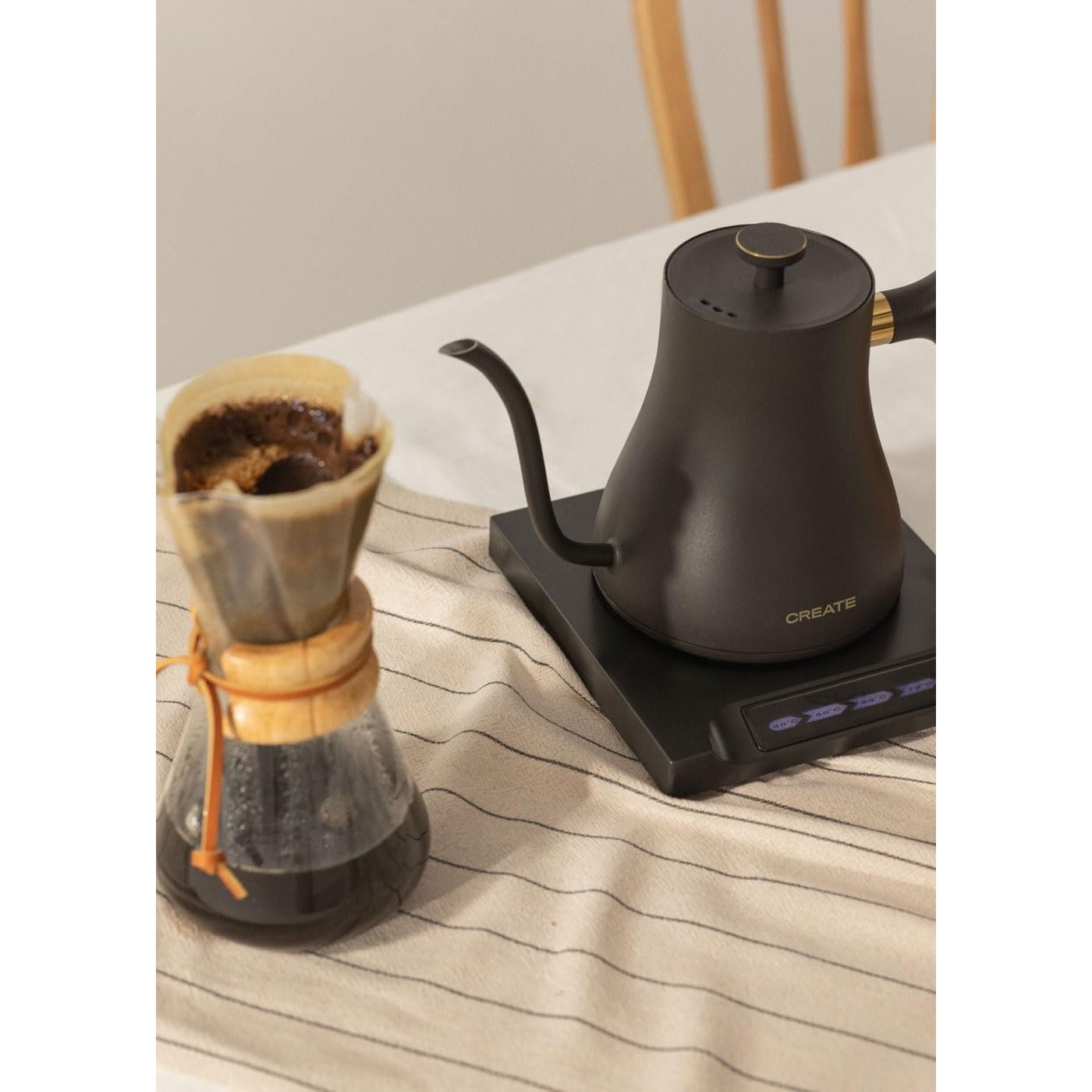 Create - Hattori Swan Electric Water Kettle 0.5 L Black