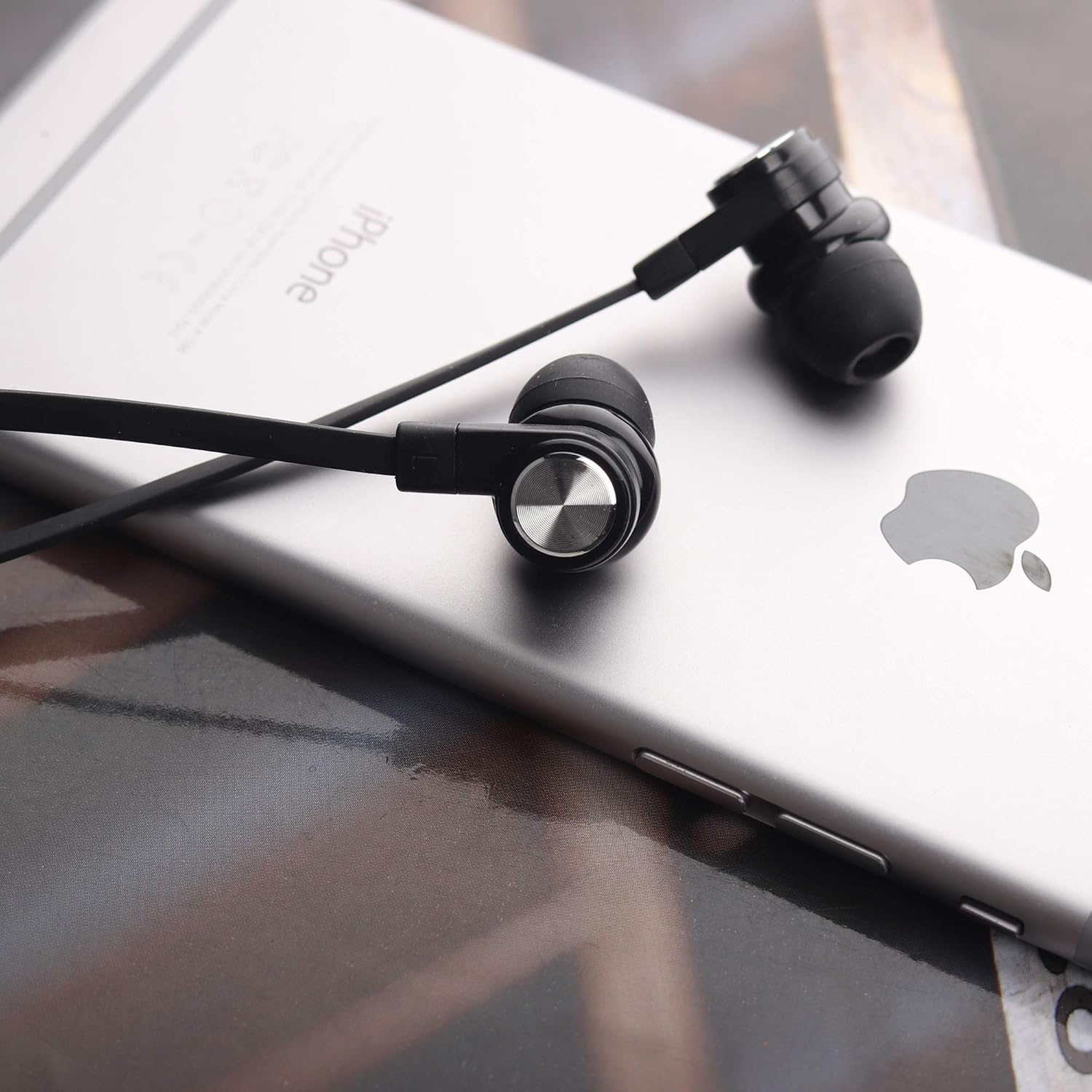 Celebrat - S70 Wired Earphones