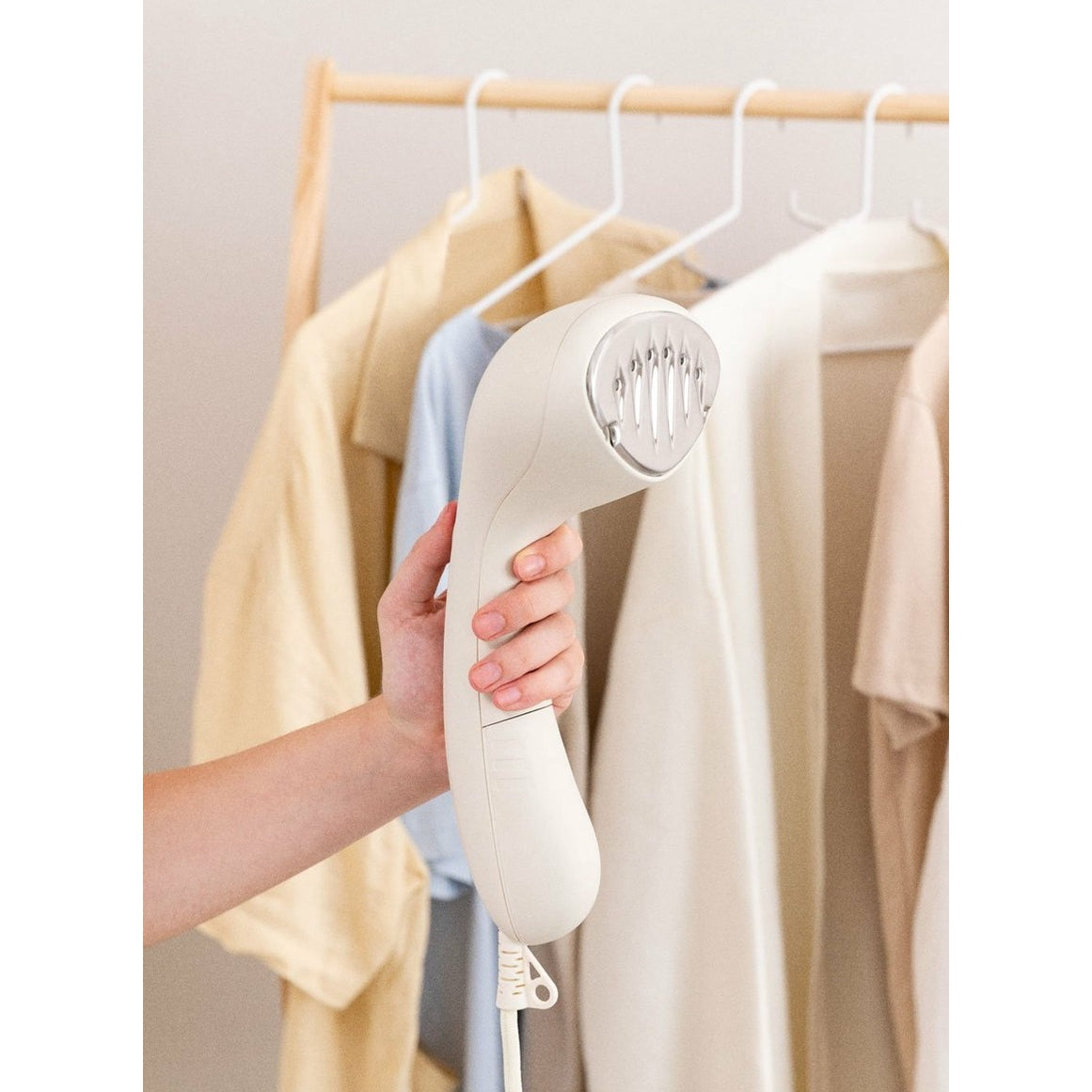 Create - Vertical Clothes Steamer / 1500W / White