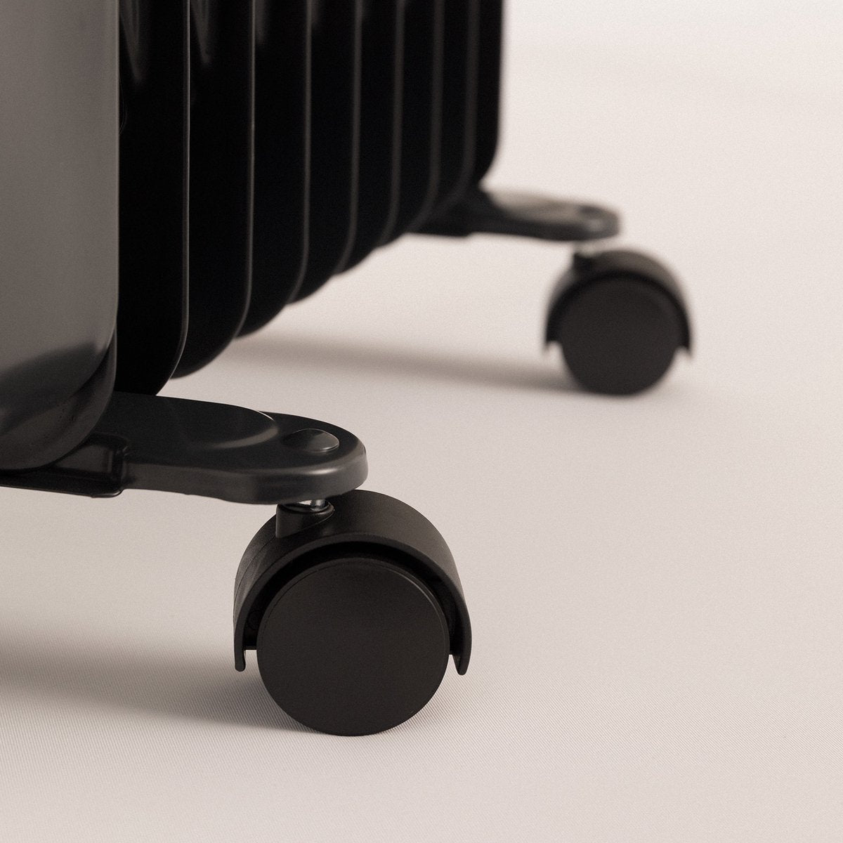 Create - Warm Connect – 2000W Oil Radiator with WiFi, Black