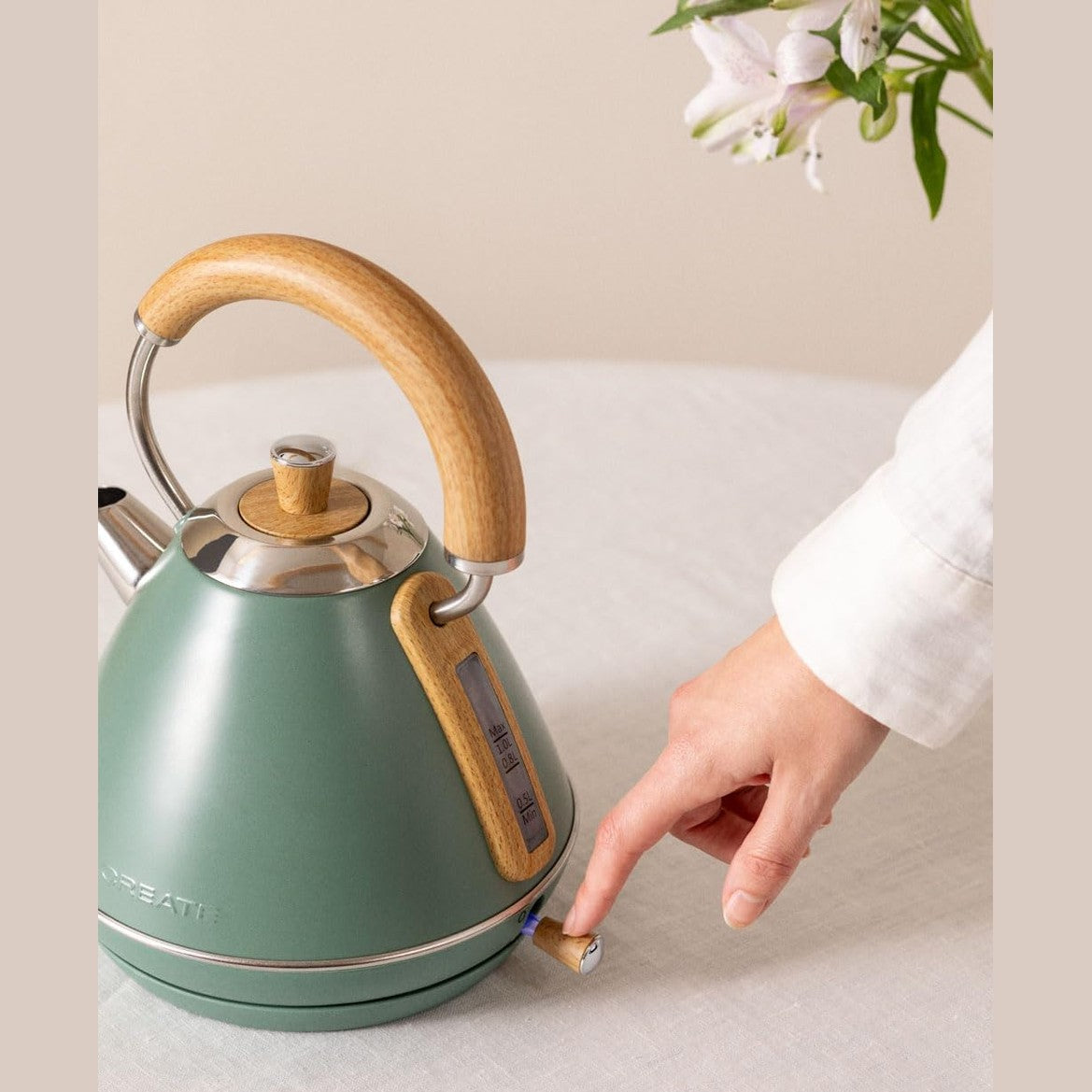 Create  - KETTLE RETRO M – 1L Kettle – Sage Green