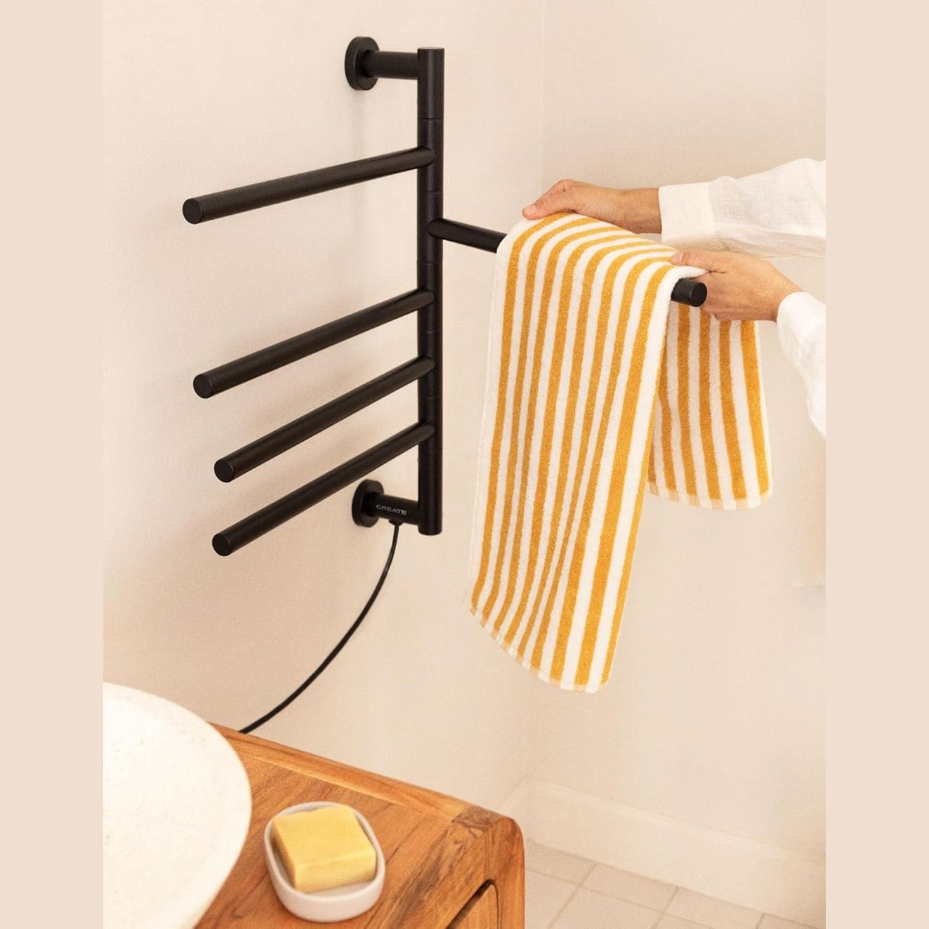 Create - Warm Towel Minimal/Electric Towel Rail with 180° Swivel Bars Black / 62.5 x 51.5,80W