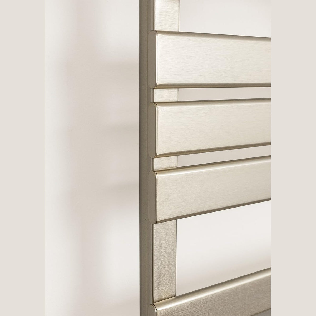 CREATE / Warm Towel 500W / Electric Towel Rail Stainless Steel / 96.6 x 5 x 55 cm / for Floor or Wall. Timer. LCD Display. Low Consumption