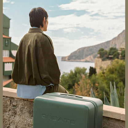 CREATE Luggage Studio/Polycarbonate Suitcase Sage Green / 53 x 31 x 76 cm / TSA Padlock, 4 Multidirectional Double Wheels, Interior Organiser, Strong and Durable Materials