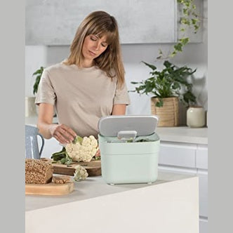 Curver - 5L Compost Bin with Wall Bracket, 100% Recycled, Space-Saving Design