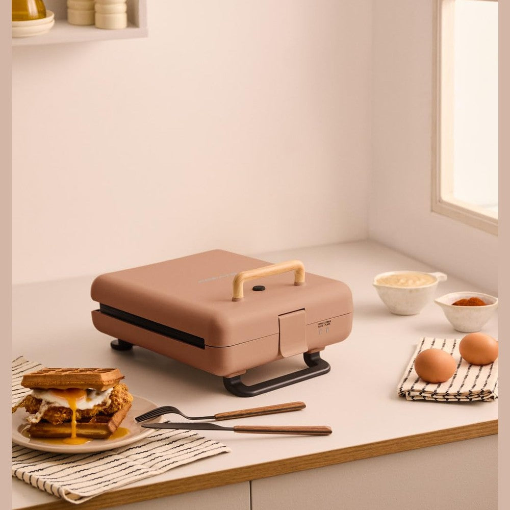 CREATE/STONE STUDIO/Sandwich-Grill and Waffle Maker Quadruple Mocha / 3 Interchangeable Plates: Grill, Waffle and Sandwich, 4 Slices, 1600 W