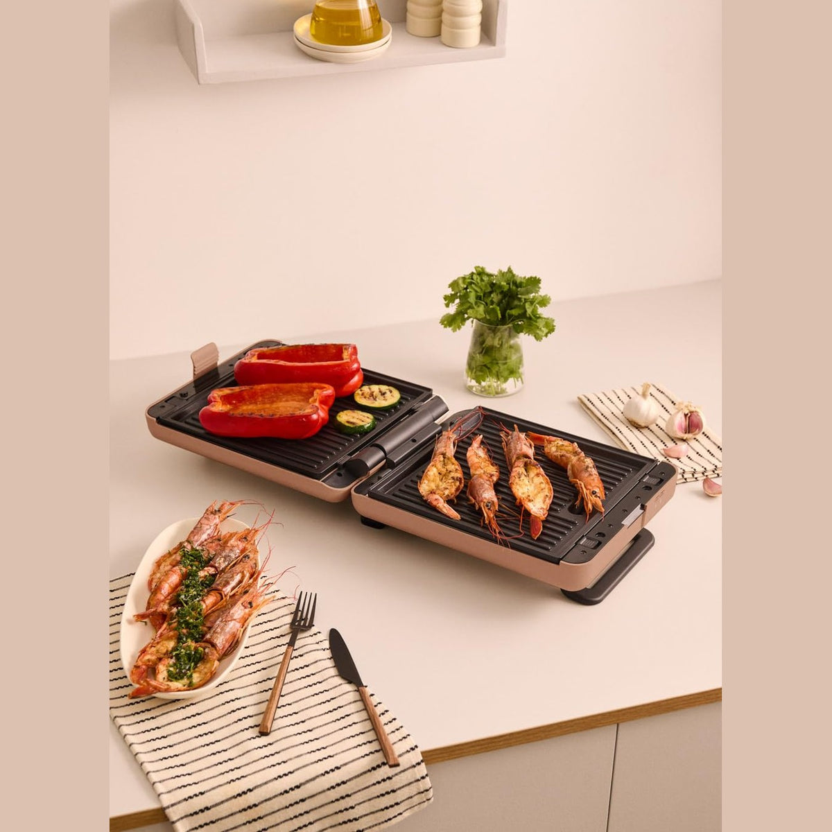 CREATE/STONE STUDIO/Sandwich-Grill and Waffle Maker Quadruple Mocha / 3 Interchangeable Plates: Grill, Waffle and Sandwich, 4 Slices, 1600 W