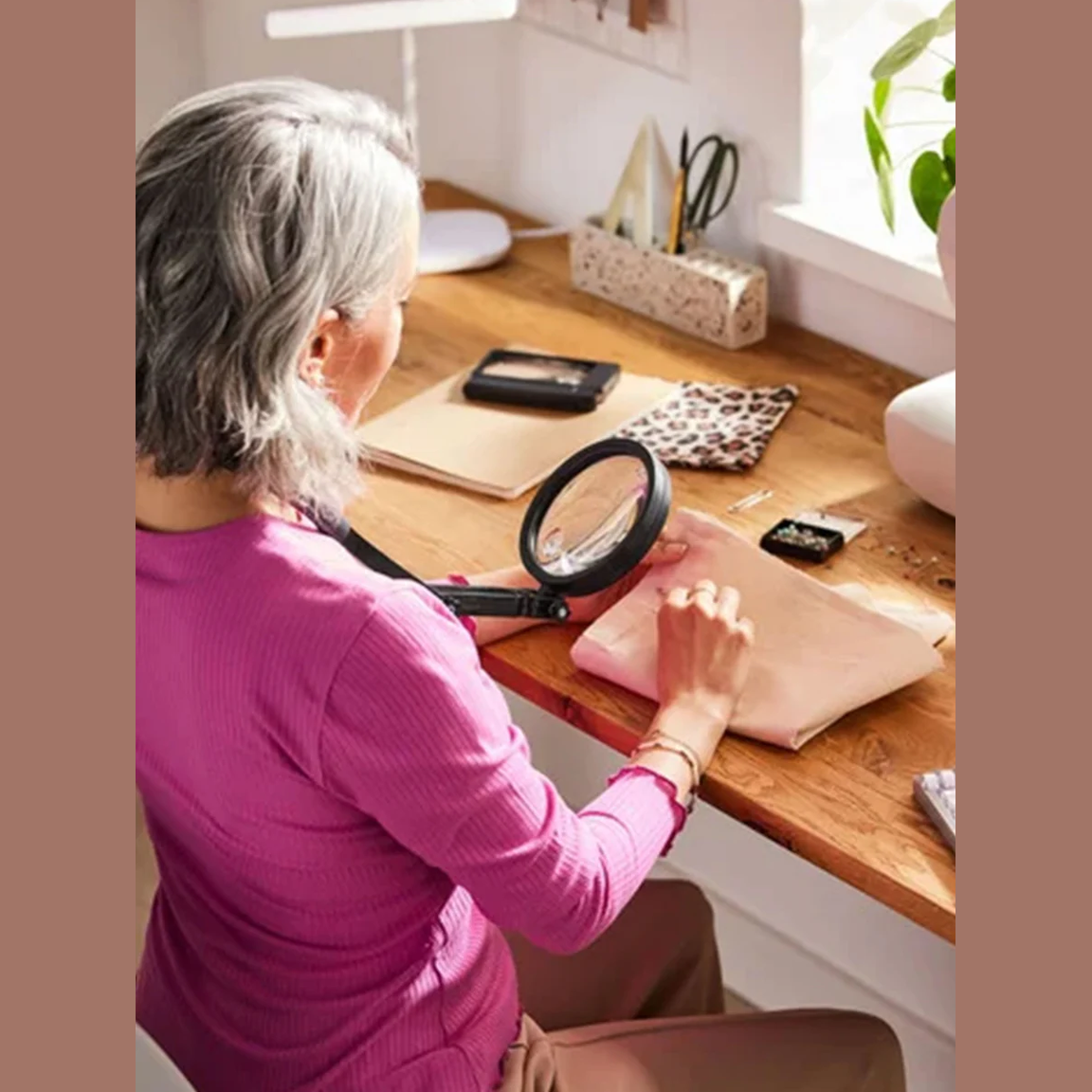 Auriol - Universal Magnifying Glass