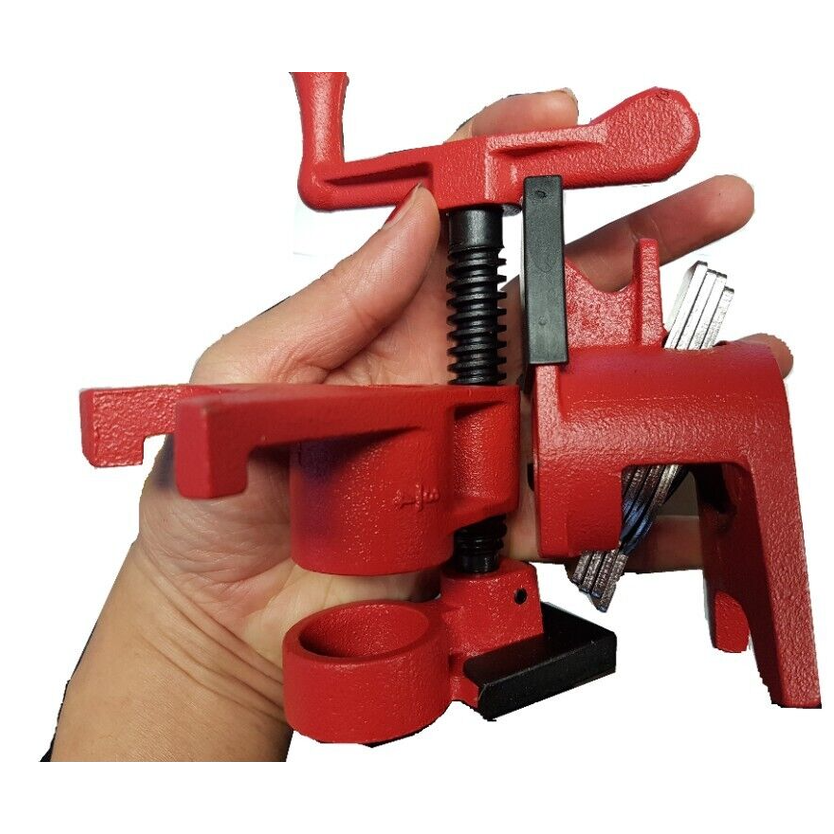 Adjustable Red Metal Pipe Clamp 3/4 Inch