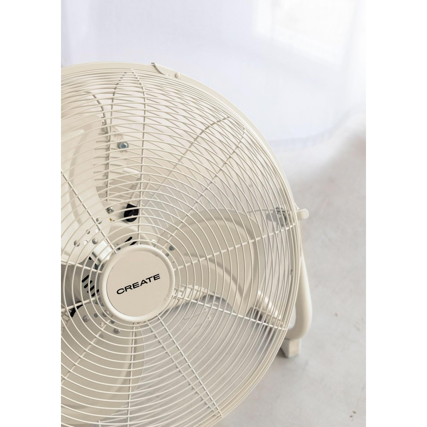 Create - Air Floor Retro White Table Fan / 30cm